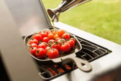 Napoleon Gietijzeren Pan Met Bamboe Onderzetter -Optimaal Barbecuegrill Winkel napoleon gietijzeren pan met bamboe onderzetter 3