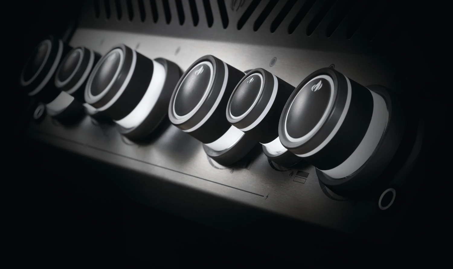 Napoleon ROGUE 525 RSIB Met Aparte Infrarood Zijbrander 6 Napoleon ROGUE 525 RSIB Met Aparte Infrarood Zijbrander - Afbeelding 4